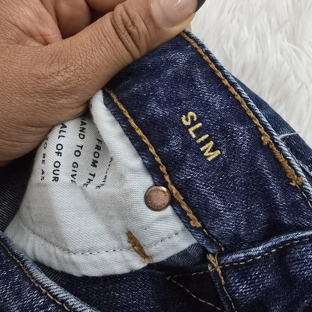 American Eagle Men's Dark Wash Slim Flex Distressed Jeans 30X34